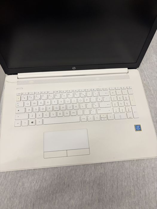 Laptop hp 17 ssd