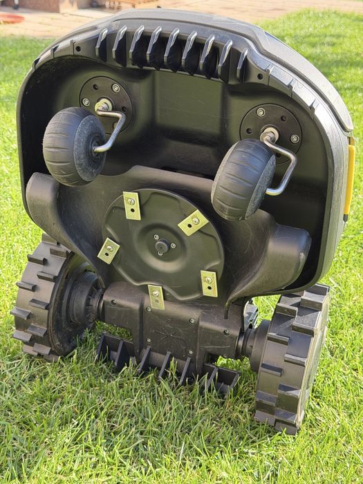 Robot de tuns iarba gazonul Mammotion Yuka Mini 800 fara fir cu garantie 2028