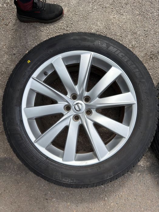 Оригинални джанти с ГУМИ 5*108 за Volvo XC90