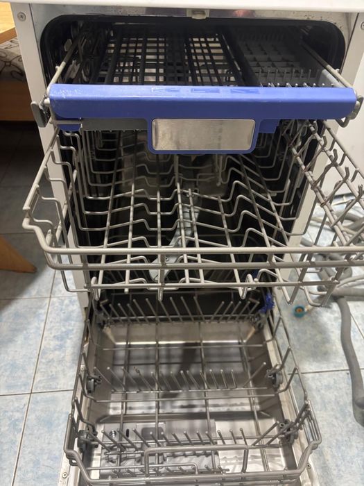 Продам посудомоечную машину.!