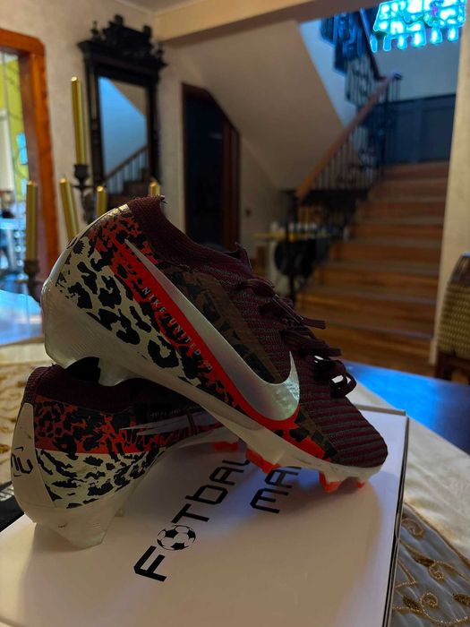Ghete de fotbal marime 40 Mercurial