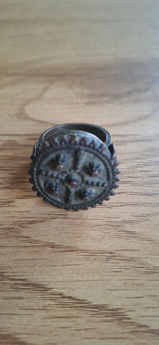 Старинен бронзов пръстен