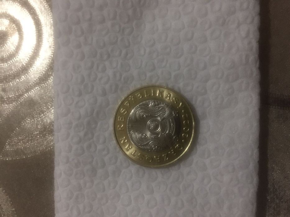 Продам монеты100тенге