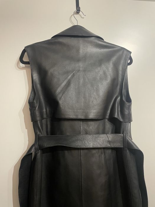 Дълъг кожен елек с колан