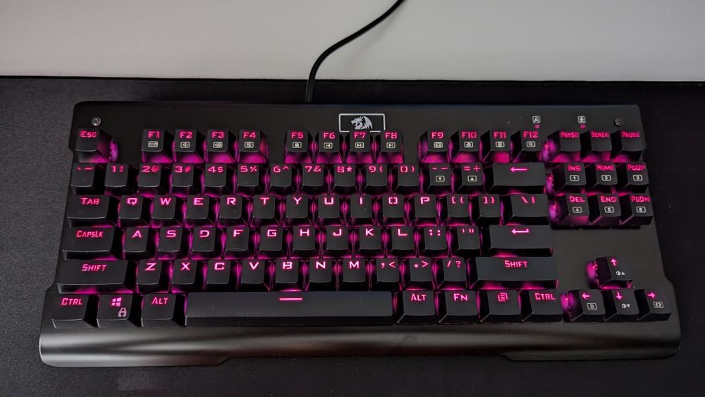 Tastatura Mecanica RGB Redragon Visnu - blue switches