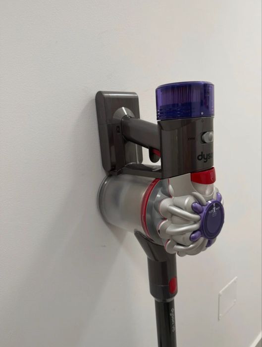 Aspirator Dyson v8