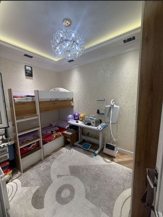 Qorasaroy 3 hona golden house