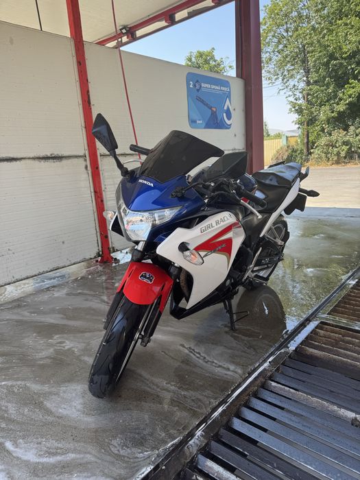 Vand Honda CBR 250R