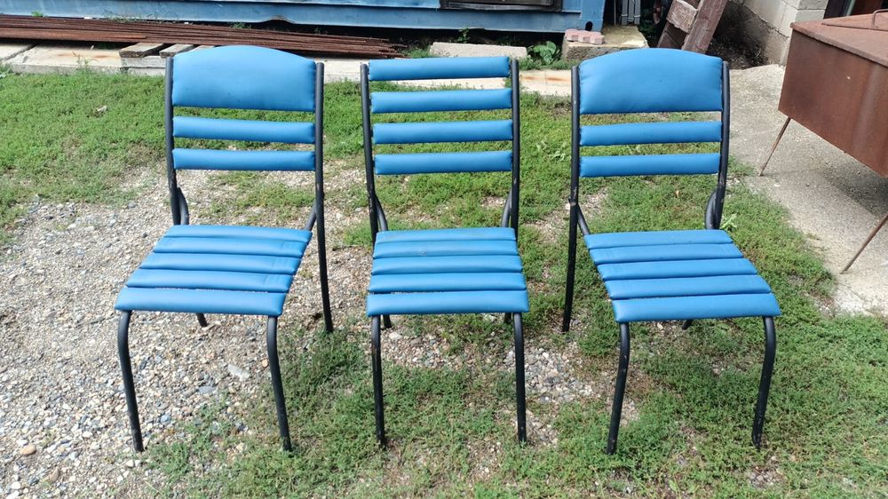 Продам стулья новые