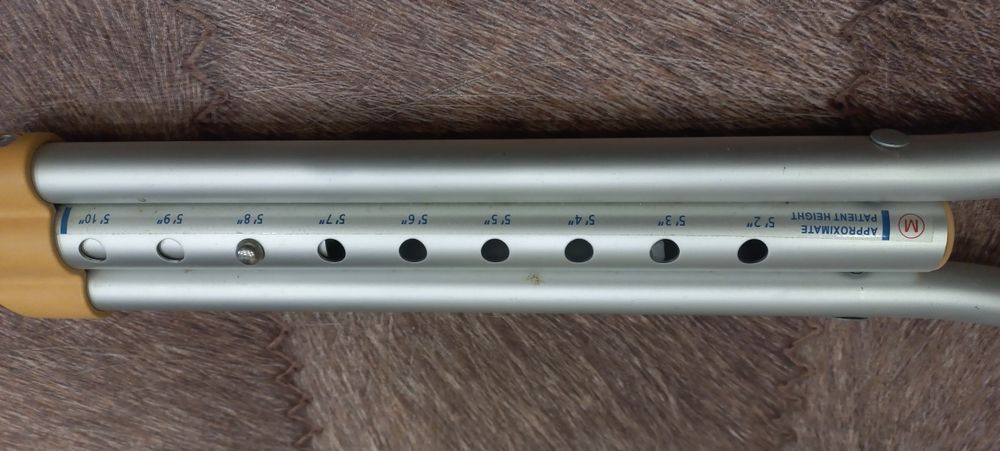 Продам костыли б/у.