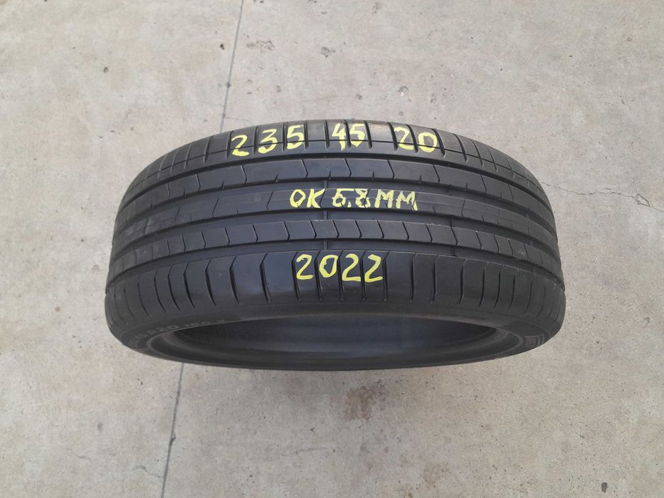 O anvelopa de vara 235 45 20 pirelli p zero PZ4 cu 6,8 mm 2022