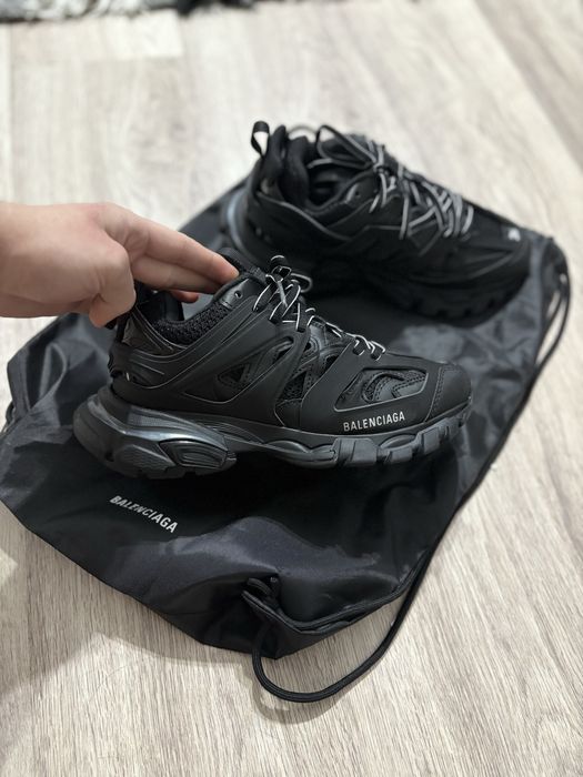 Noi! Balenciaga Track 36