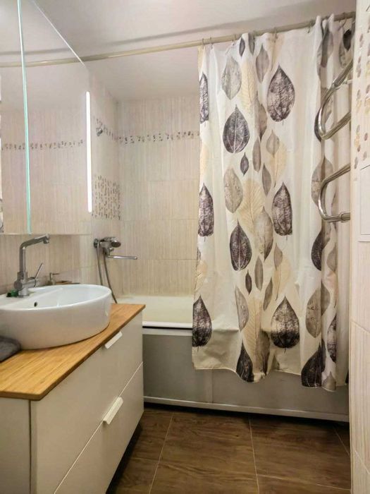 Юнусабад-10 / 63 школа | 3-комн. 5 из 9 | 110 м2 [M:0230]