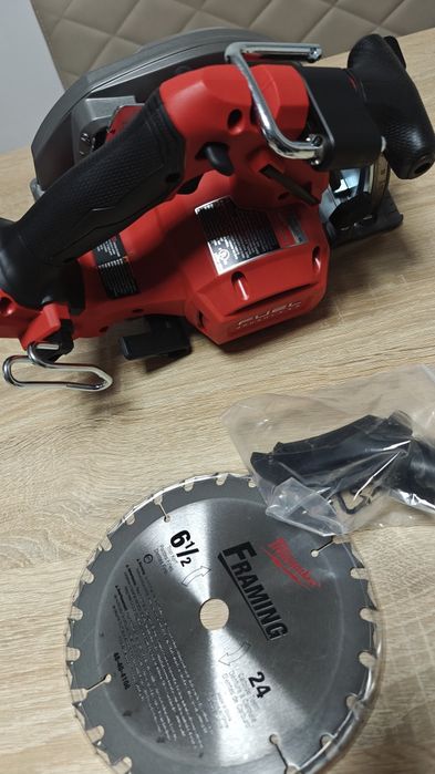 Circular milwaukee m18 model destinat pietei de America