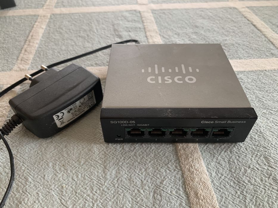 Cisco SG100D-05 V2 5-Port Ethernet Network Switch