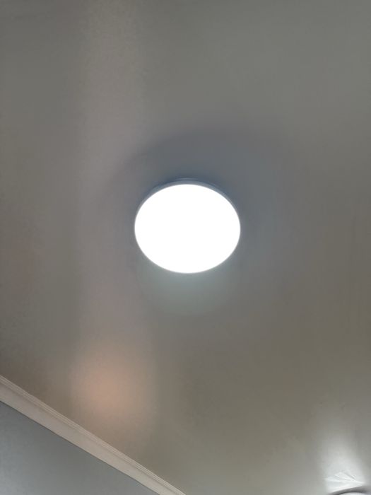 Продам две потллочные люстры/плафоны