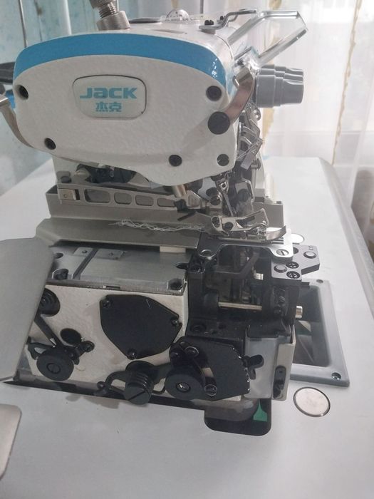 Averlok sotiladi. Yangi. Umuman hech narsa tikillmagan