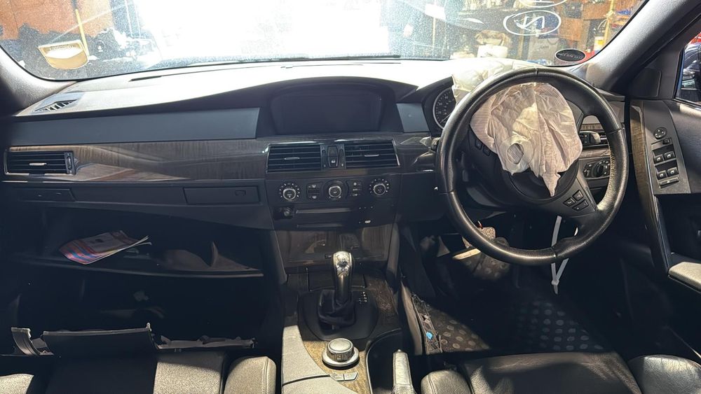 На части: БМВ BMW E61 525i 218кс n52b25