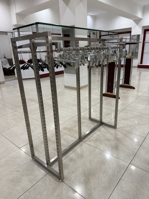 Вешала для одежды. Стеллажи