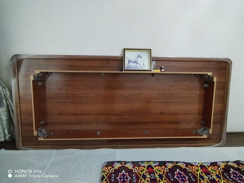 12 kishilik stol va xontahta