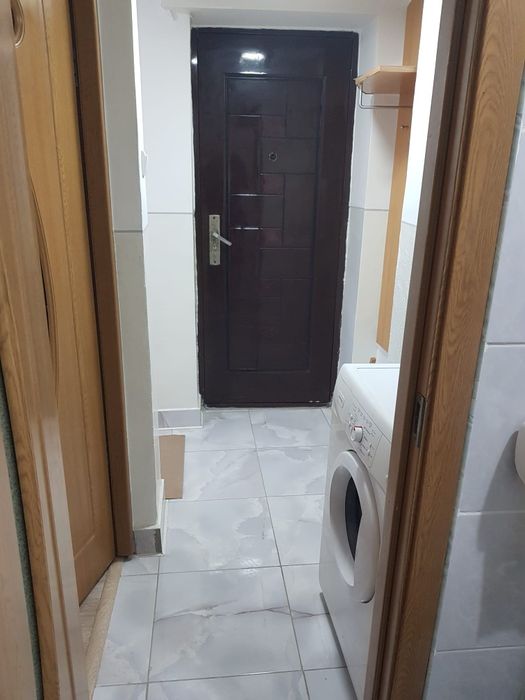 Închiriez garsonieră