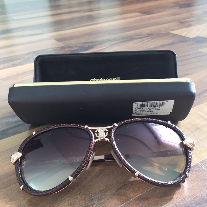 Солнцезащитные очки Roberto Cavalli
