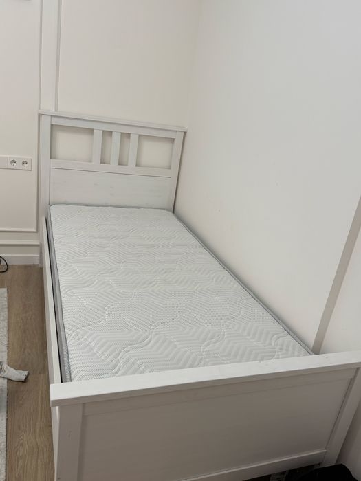 Продам кровать икея с матрасом 100*200