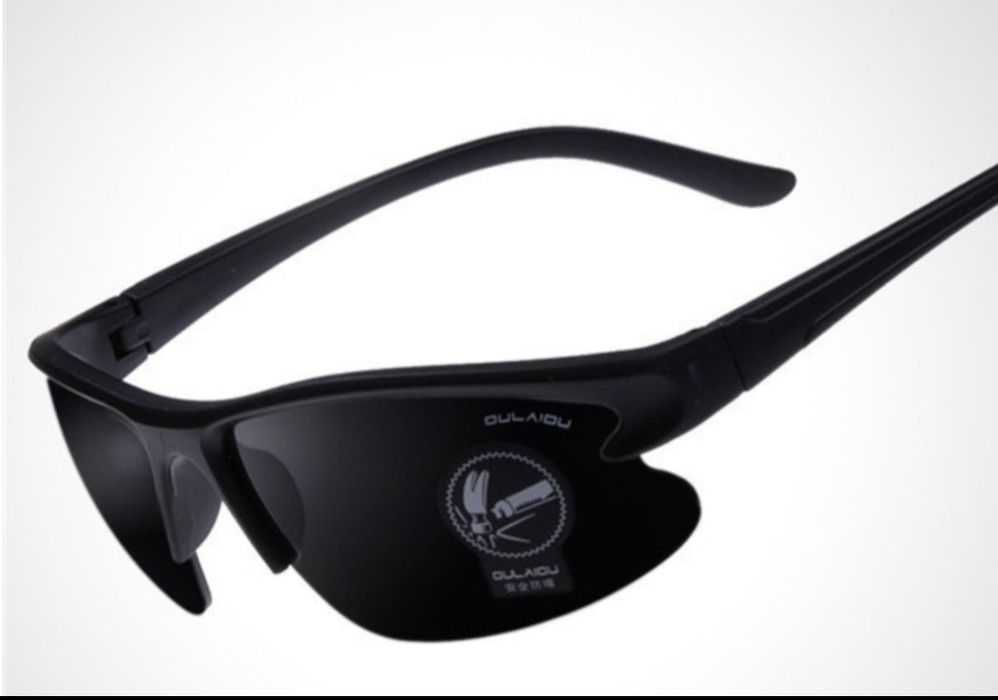 Очки солнцезащитные