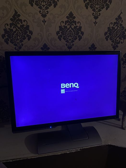 Benq monitor vga merge , hdmi stricat , digital port merge