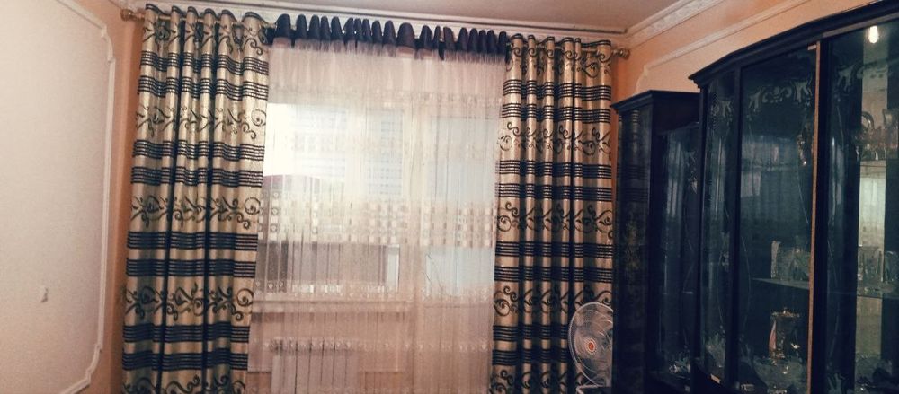 Продаётся квартира Ахангаран   4 мкрне  3 комнатная  рядом садик школа