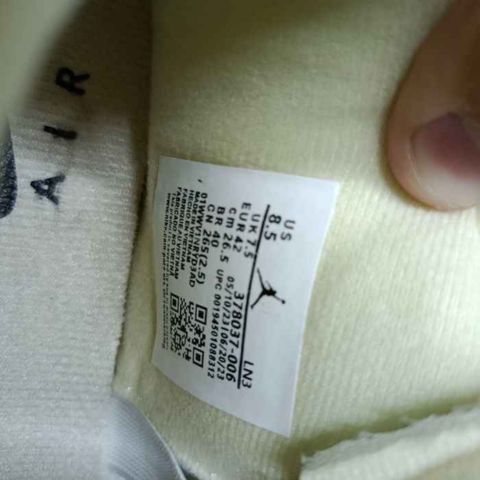 Air Jordan 4 Retro Off White