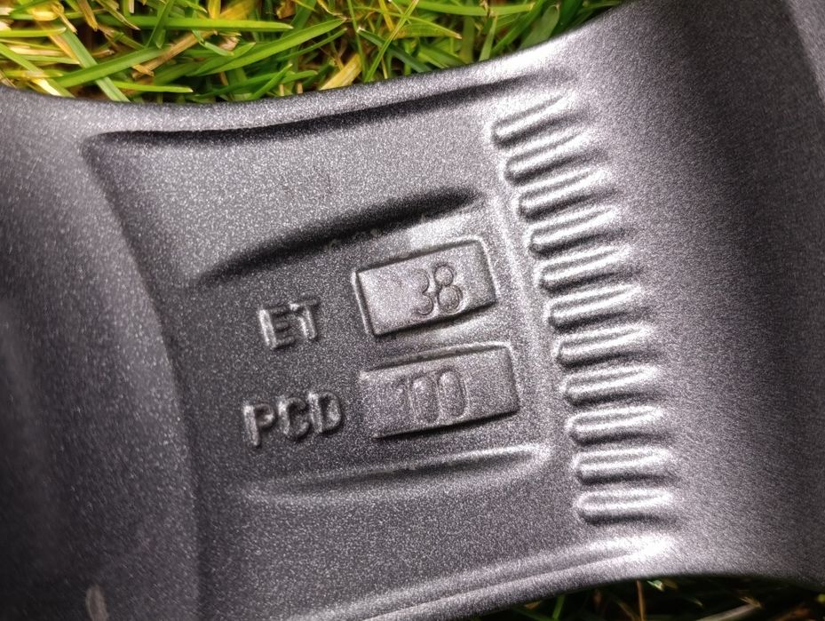 Jante 15" Dezent 5x100 (VW-Skoda-Seat) ca noi