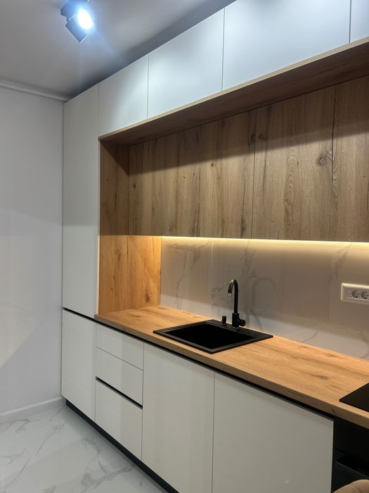 Garsonieră mobilată , balcon , bucătărie închisă , loc de parcare inclus , Diamantului Cristalului Scandinavia Lidl