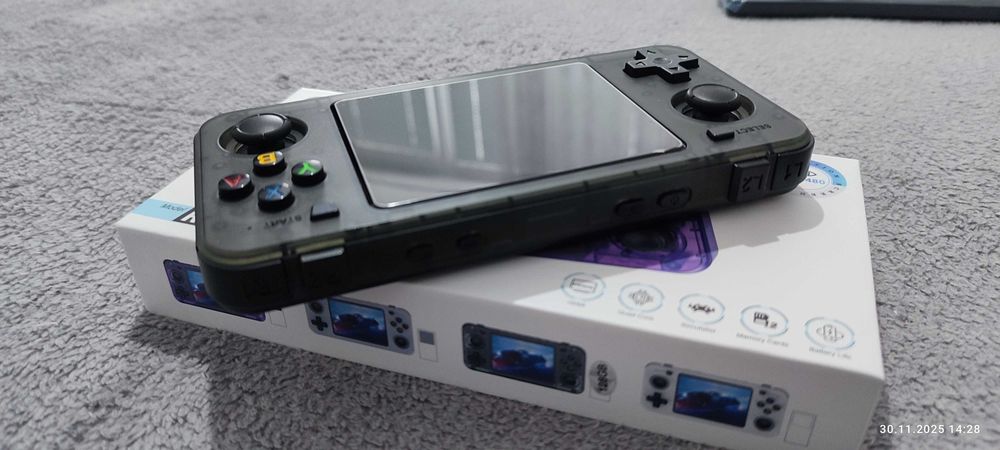 Ретро игрална конзола R36H