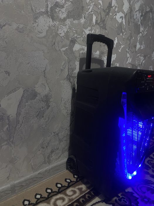 Xolati zur  ovozi balan yaxshi mikrafon bor ishliydi