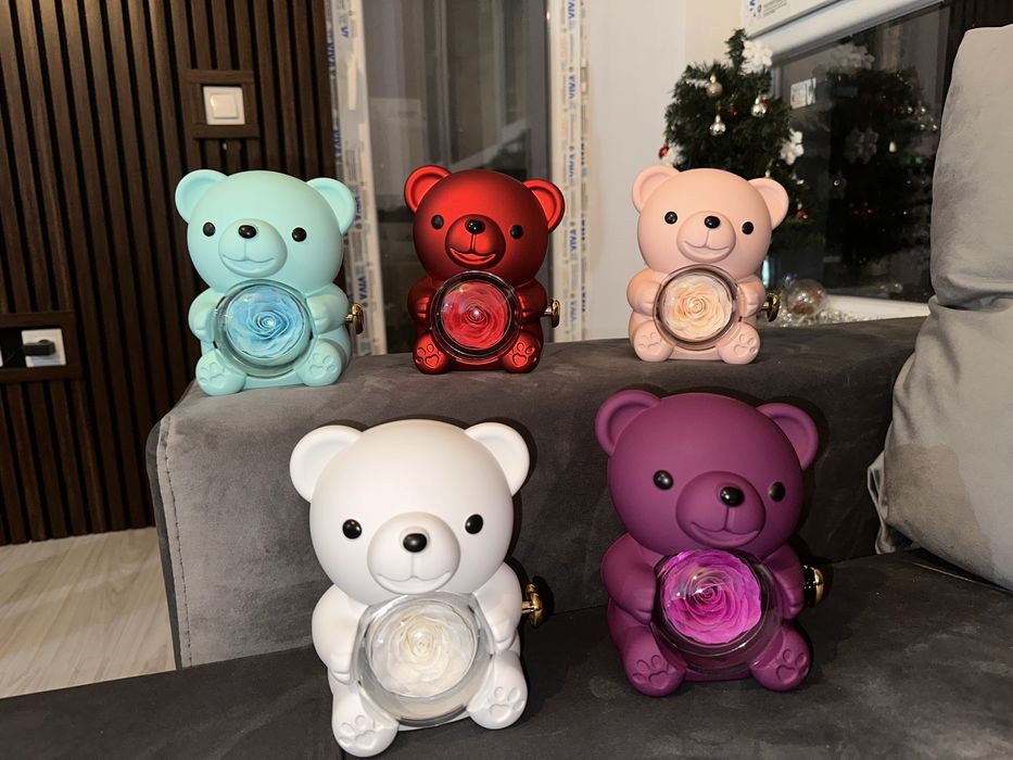 Луксозно Подаръчно Мече с Роза и Колие- Перфектният Романтичен Подарък