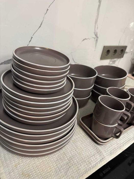 Продается комплект посуды