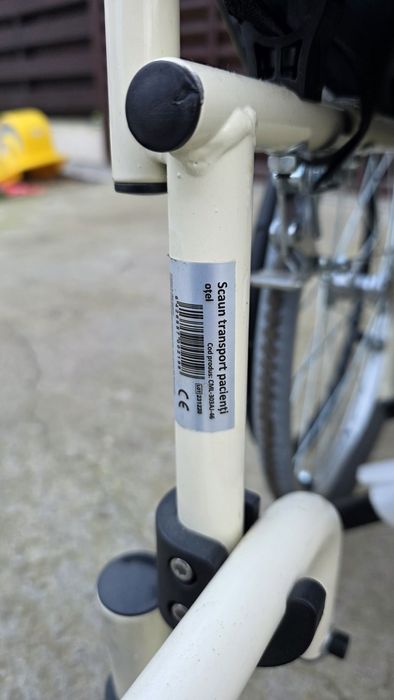 Scaun cu rotile roti