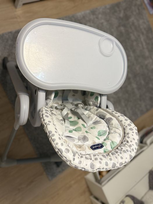 Scaun de masa Chicco, potrivit de la 0 luni pana la 3 ani