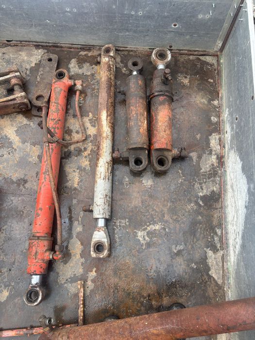 Хидравлични цилиндри : Фадрома , Гагер,плугове и др