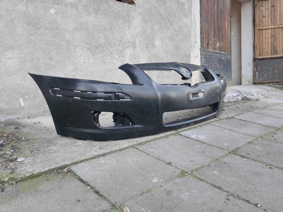 предна броня за тойота авенсис 2008г