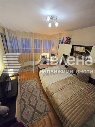 Явлена предлага за продажба един прекрасен, просто