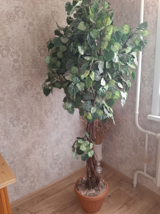 Искусственное  дерево