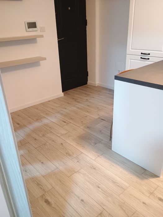 Închiriez garsonieră și spațiu comercial