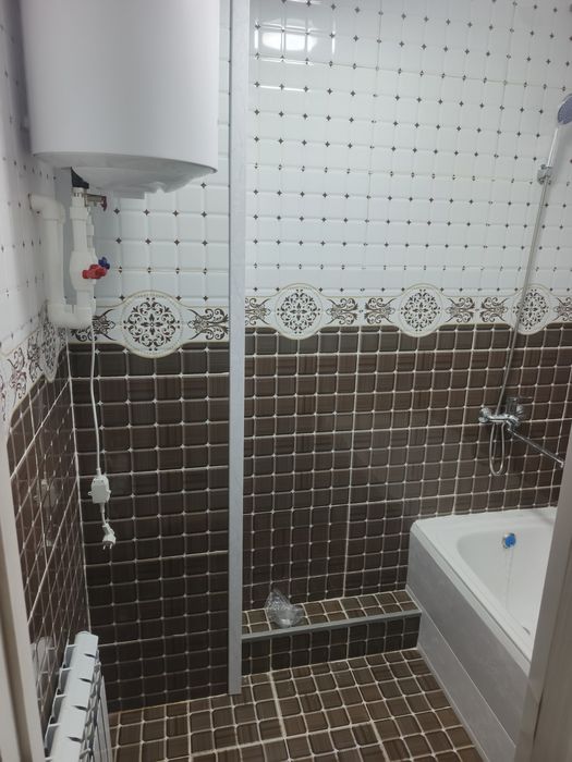 Ekskvatirniyda 7 etajli liftli domning 5 etajida yevro tamir uy sotila