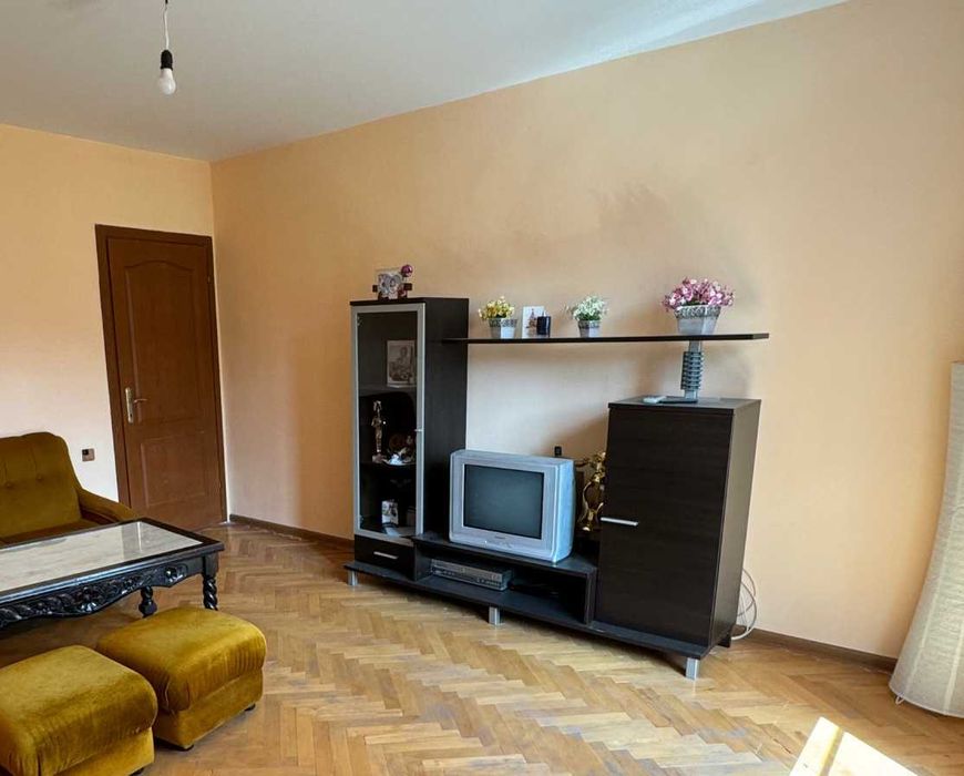 Продава се Тристаен апартамент в Кричим - 89 кв.м за 787 €/кв.м - Снимка #2