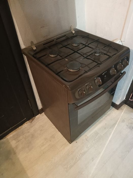 Продам газ плиту Кайзер