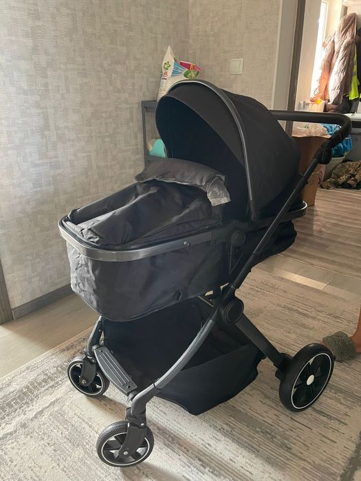 Коляска совершенно новая