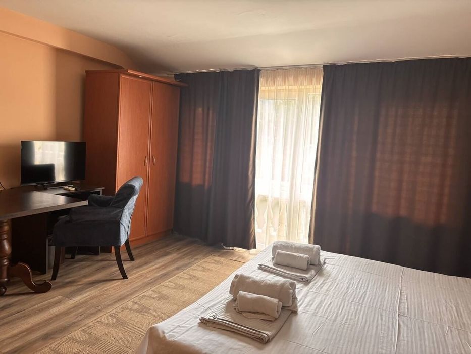 Дава се под наем Едностаен апартамент в Варна, Център - 25 кв.м за 350 € - Снимка #2