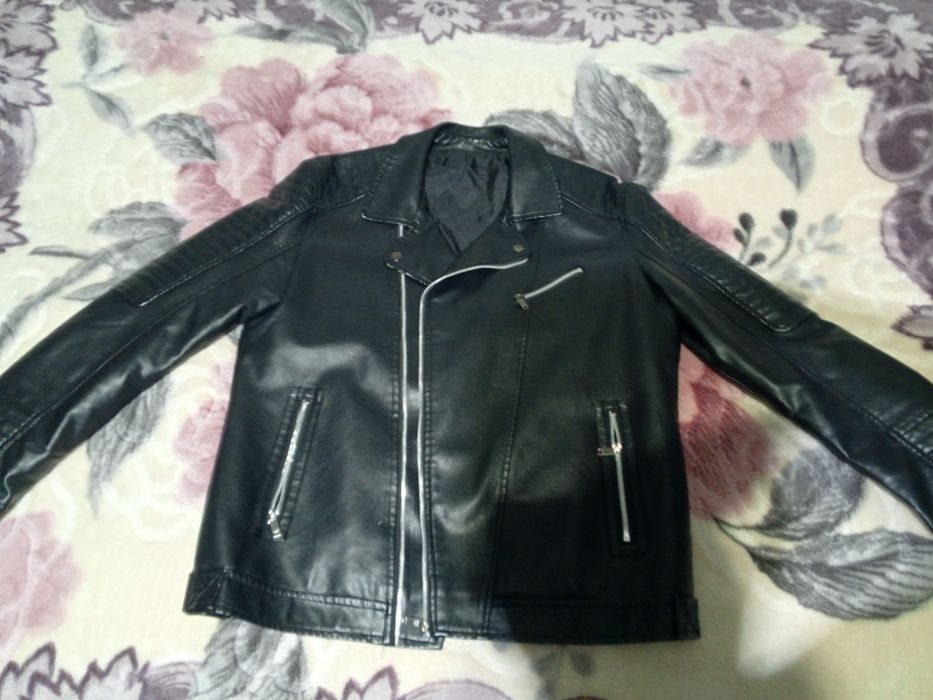 Продам куртку кожанку